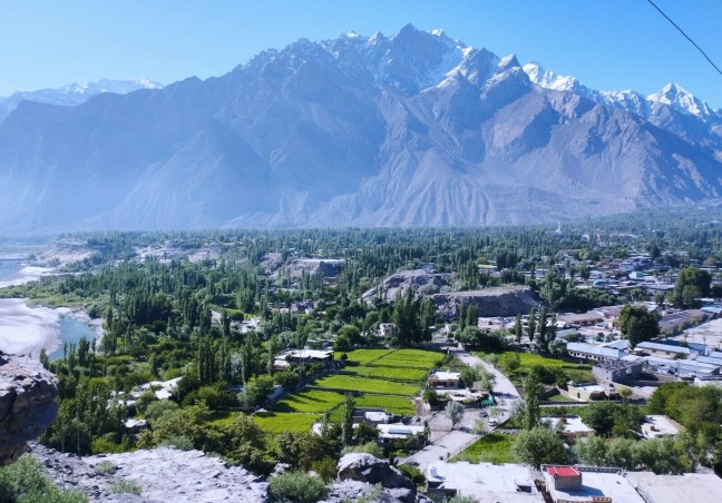 thmb7748Attabad Lake Hunza Valley Pakistan..jpg